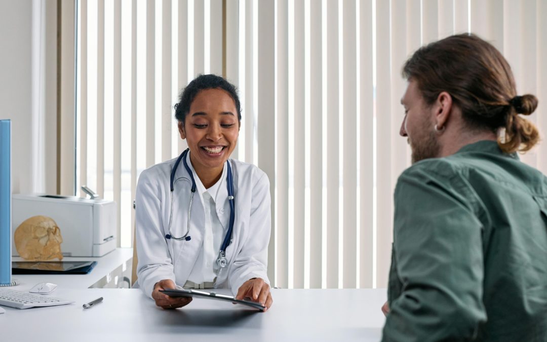 Thrombose behandeln: Hausarzt oder Krankenhaus?